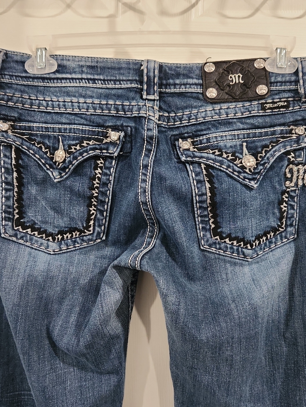 Miss Me Easy Bootcut Jeans Womens 31x30 (Waist 36) Rhinestone Flap JE5014E52R